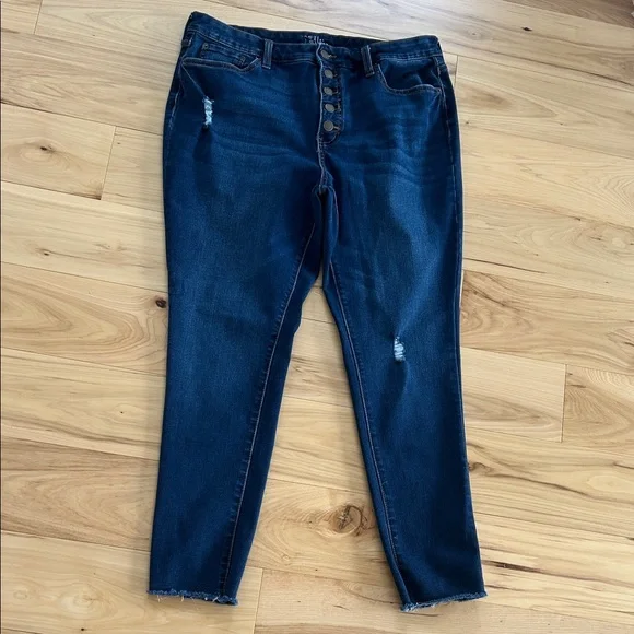Time and Tru High Rise Curvy Skinny Jeans Size 14 - Picture 3 of 8